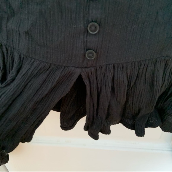 AE low-cut flowy blouse with buttons - Picture 4 of 5